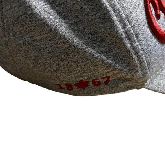 Canadiana Men's Gray Canada 1867 Printed Baseball Hat - Picture 4 of 6